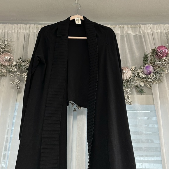 Armani Collezioni sweater - Picture 10 of 12